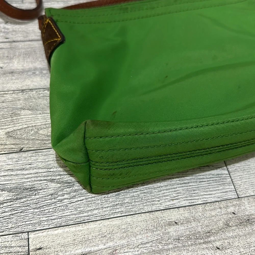 Dooney and bourke green crossbody leather purse - Picture 3 of 9